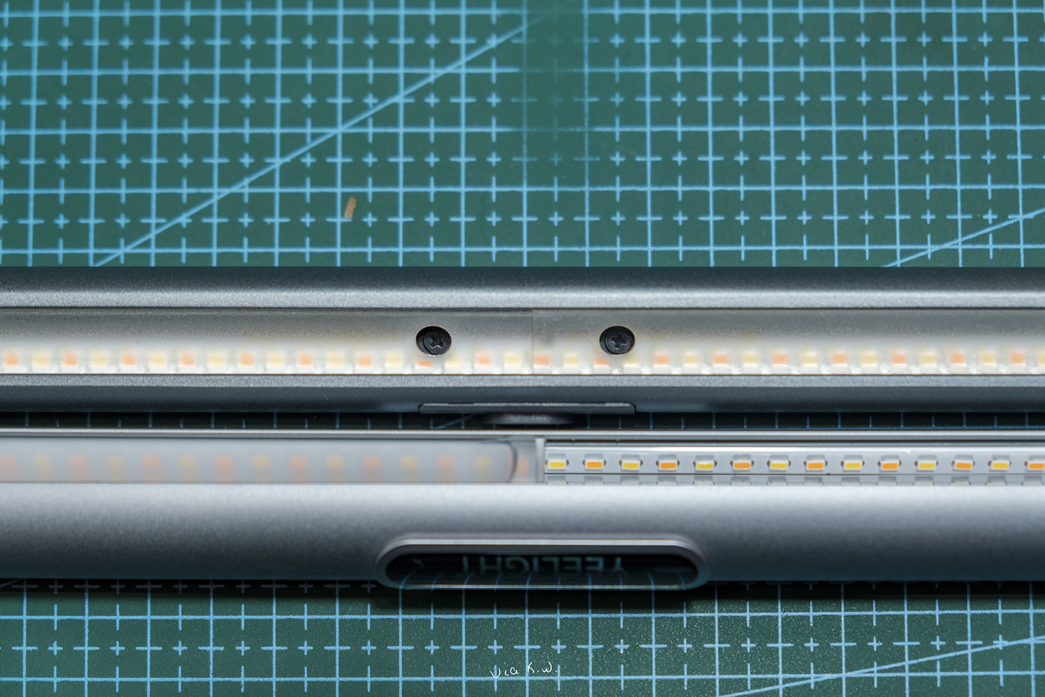 明基 ScreenBar Plus 与 Yeelight 挂灯灯管