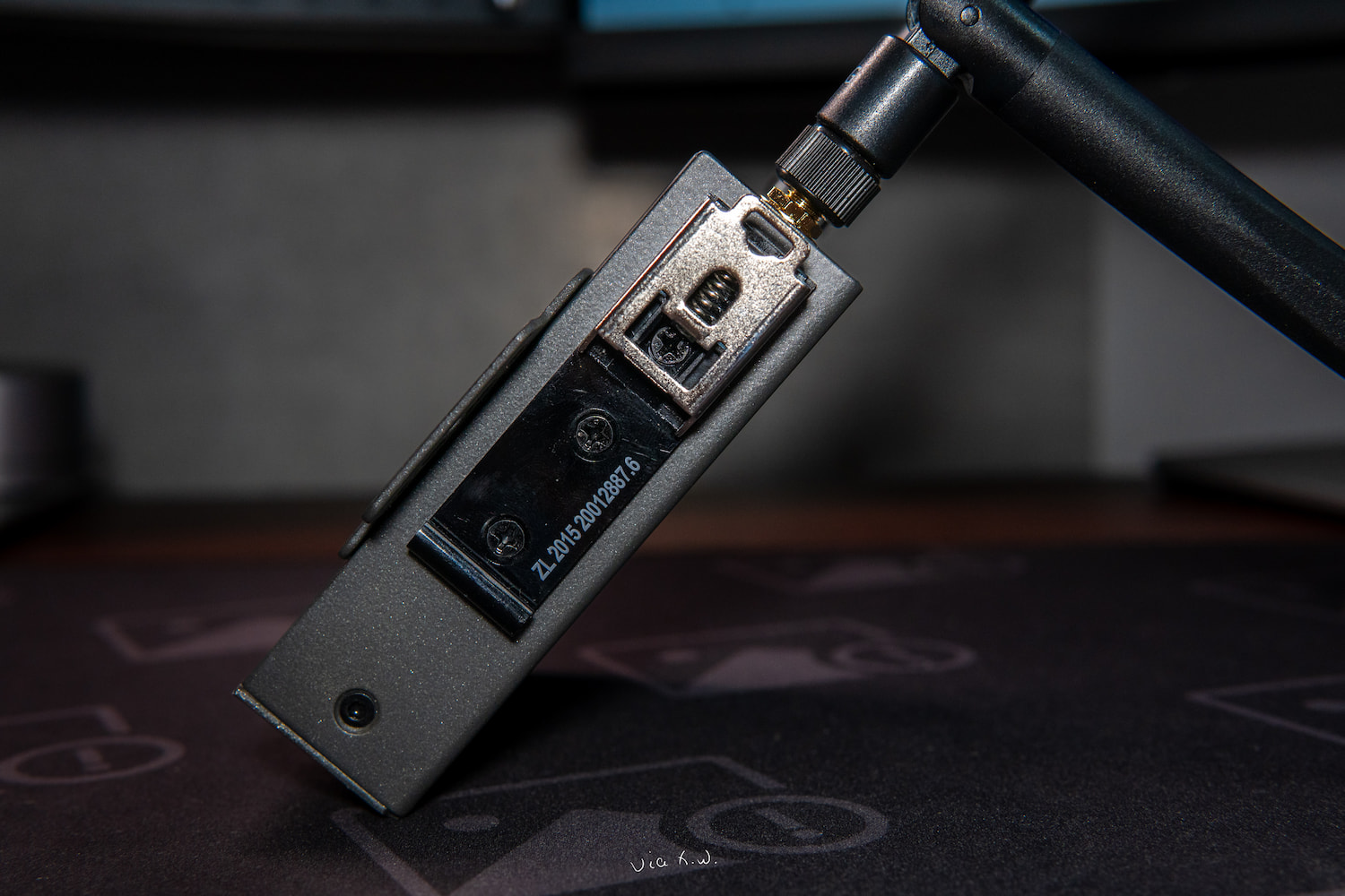 支持 DIN35mm 导轨安装