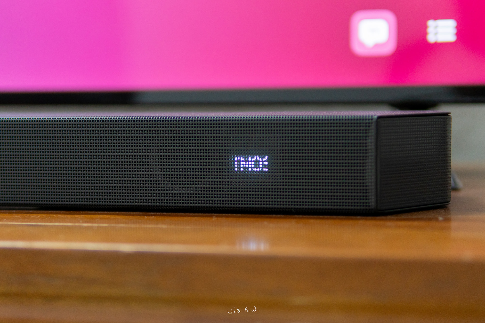 右侧 LED 显示屏